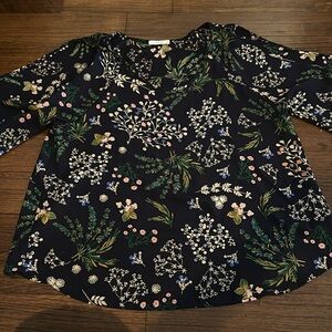 Really Cute Navy Blue Floral Top with arm holes. Size 1X